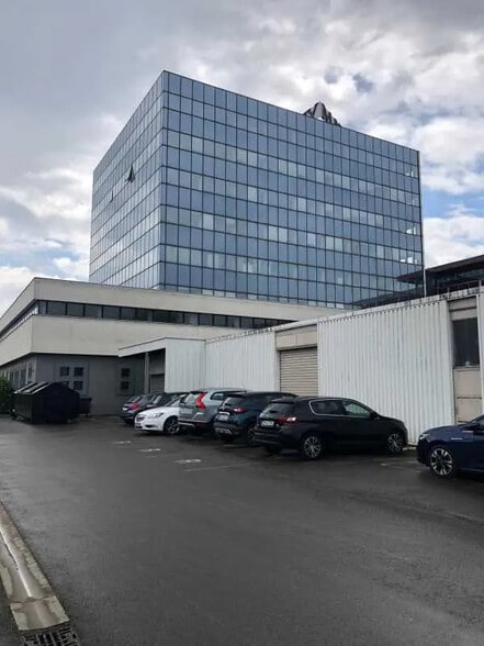 Bureau dans Besançon à louer - Photo de l’immeuble – Image 1 sur 2