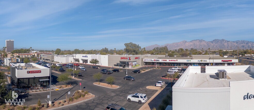 5355-5455 E Broadway Blvd, Tucson, AZ à louer - Photo de l’immeuble – Image 2 sur 13