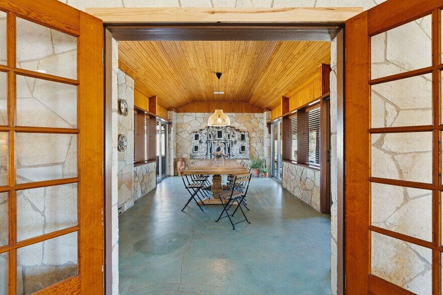 5322 State Hwy 16 N, Bandera, TX à vendre - Photo de l’immeuble – Image 2 sur 44