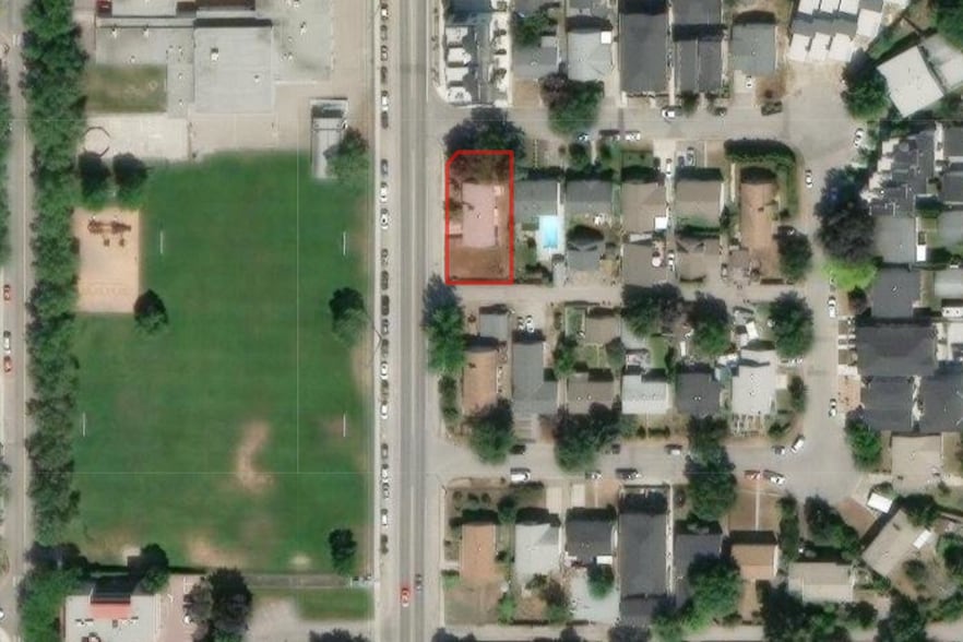 2835 Richter St, Kelowna, BC à vendre - Photo de l’immeuble – Image 2 sur 3