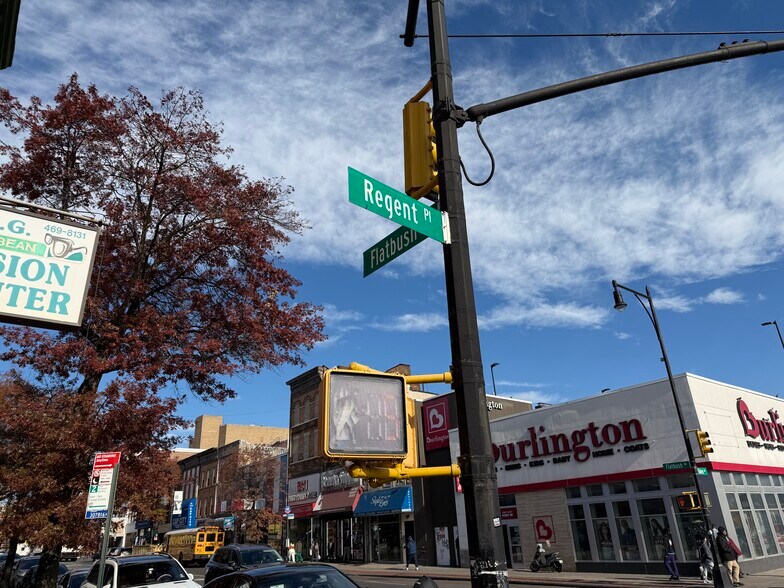 2123 Regent Pl, Brooklyn, NY à louer - Photo de l’immeuble – Image 3 sur 5