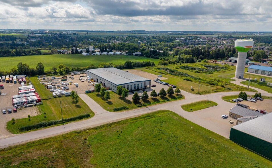 37 Drayton Industrial Dr, Drayton, ON à vendre - Photo de l’immeuble – Image 2 sur 4