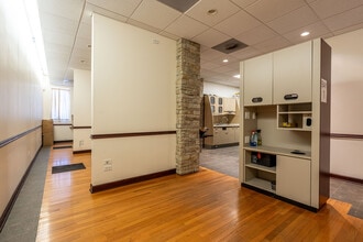 4346 N Pulaski Rd, Chicago, IL à louer Photo intérieure– Image 2 sur 10