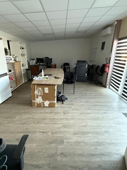 Bureau dans Chanas à vendre - Photo intérieure – Image 2 sur 6