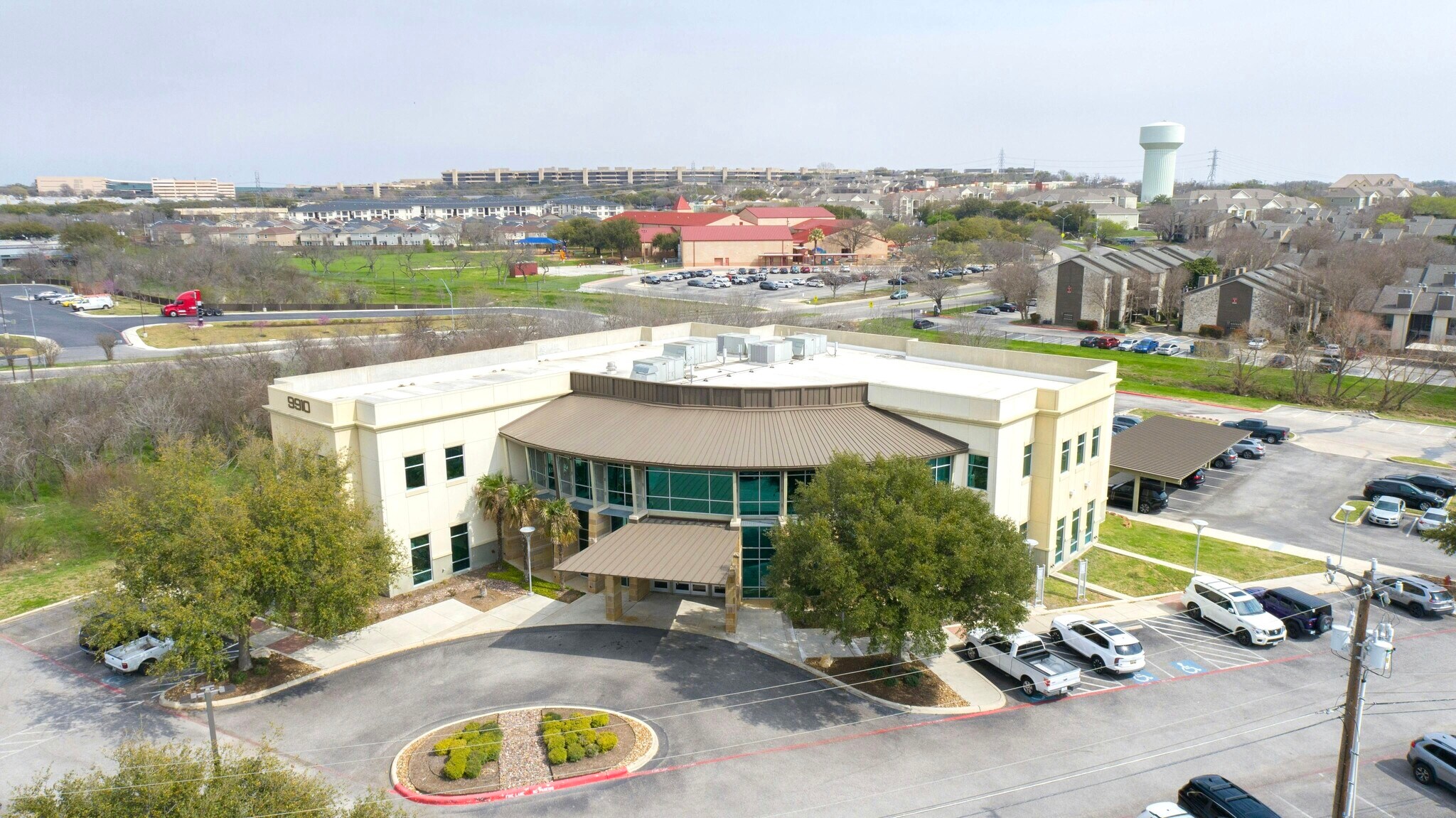 9910 Huebner Rd, San Antonio, TX à louer Photo de l’immeuble– Image 1 sur 26