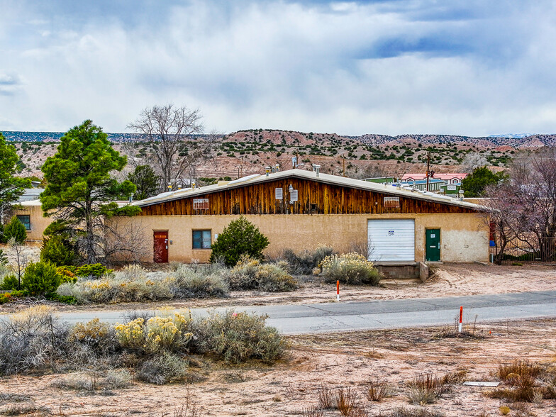 20 Arroyo Cuyamungue Rd, Santa Fe, NM à vendre - Photo de l’immeuble – Image 2 sur 41