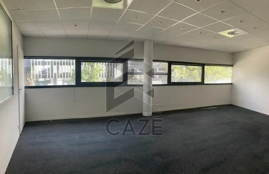 10 Allée Des Acacias, Mérignac à louer - Photo de l’immeuble – Image 1 sur 5