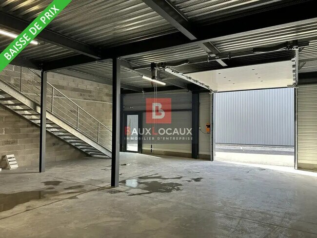 Plus de détails pour Local d’activités à vendre
