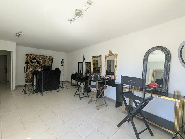 Plus de détails pour Local commercial à vendre