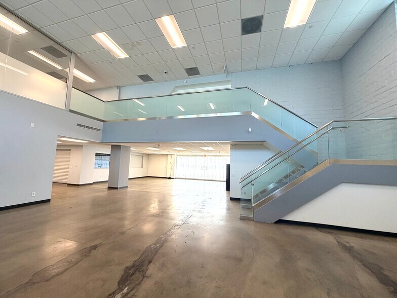 2350 W Valley Blvd, Alhambra, CA à louer - Photo intérieure – Image 2 sur 59