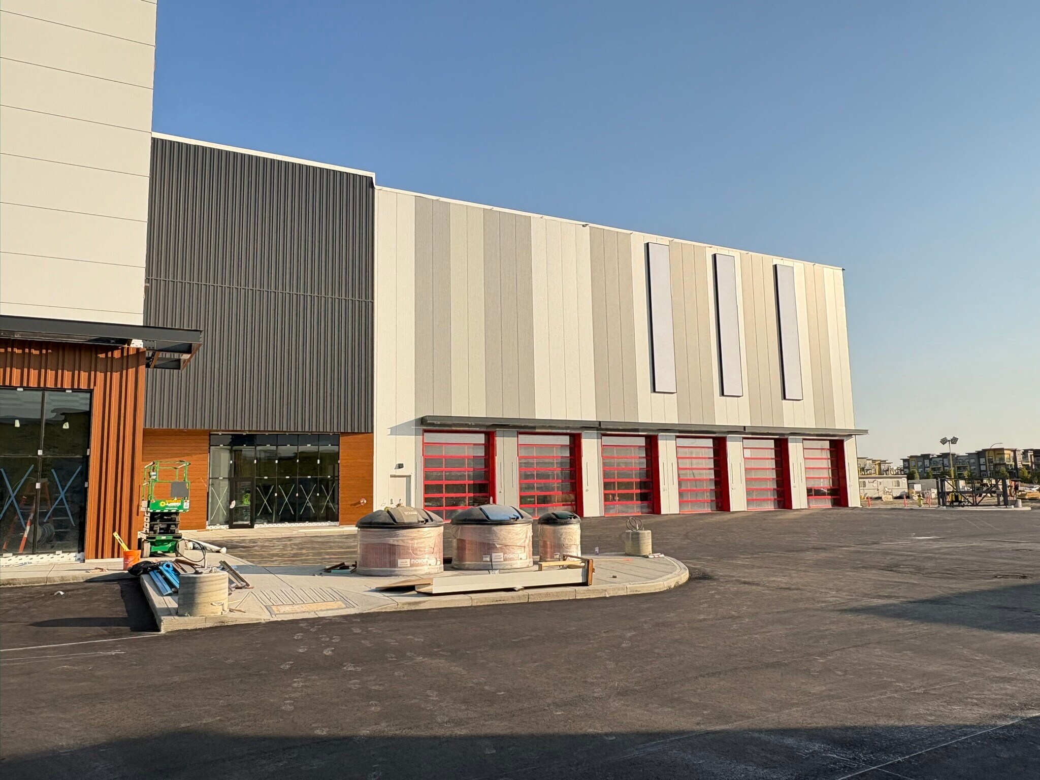 115 Water St SE, Calgary, AB à louer Photo de l’immeuble– Image 1 sur 4