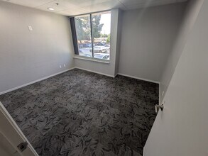2039 Forest Ave, San Jose, CA à louer Photo intérieure– Image 2 sur 7