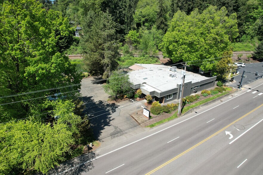 17131 Boones Ferry Rd, Lake Oswego, OR à louer - Photo de l’immeuble – Image 2 sur 5