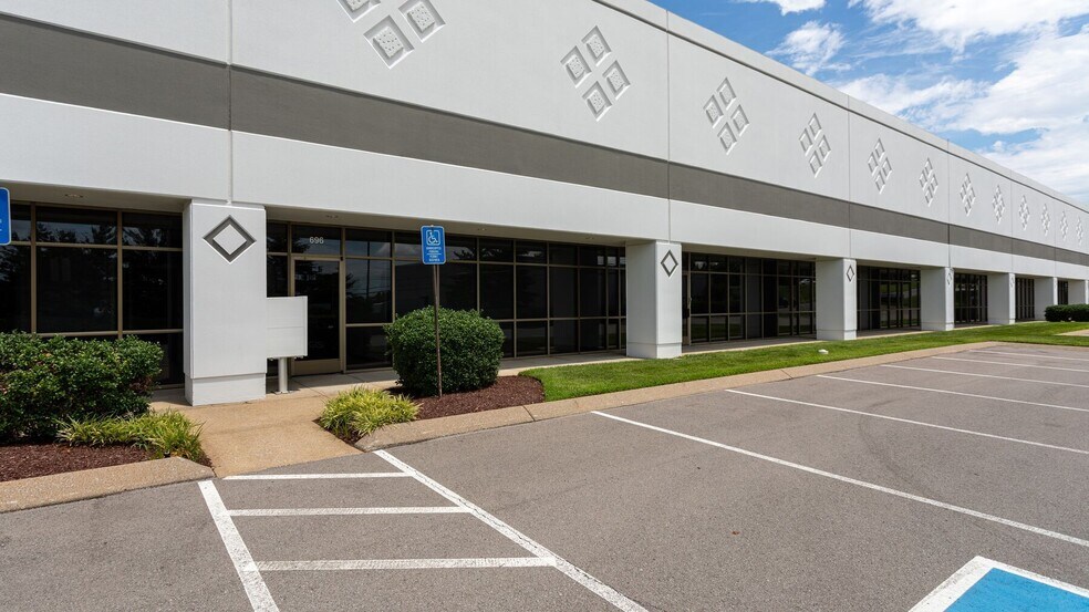 688-712 Melrose Ave, Nashville, TN à louer - Photo de l’immeuble – Image 2 sur 8