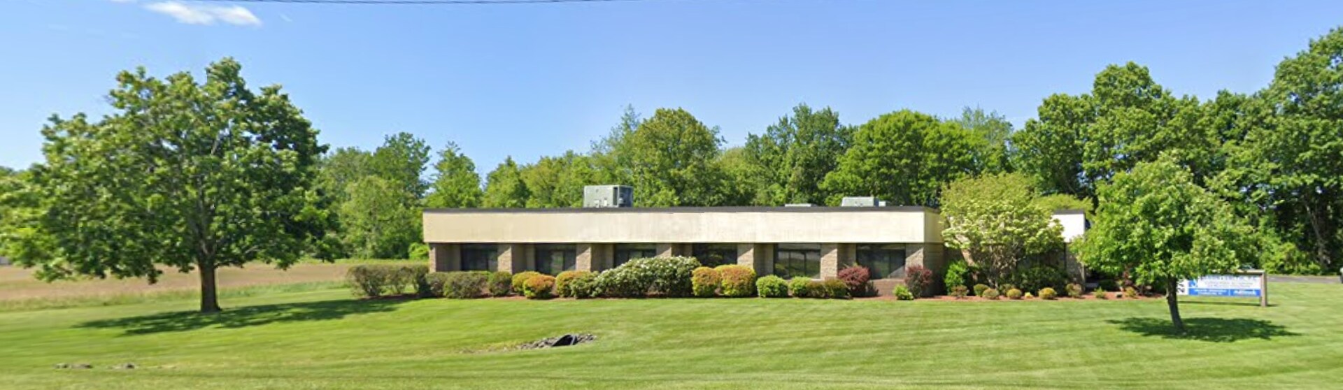 270 Benton Dr, East Longmeadow, MA à louer Photo de l’immeuble– Image 1 sur 1