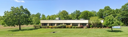 270 Benton Dr, East Longmeadow, MA à louer Photo de l’immeuble– Image 1 sur 1