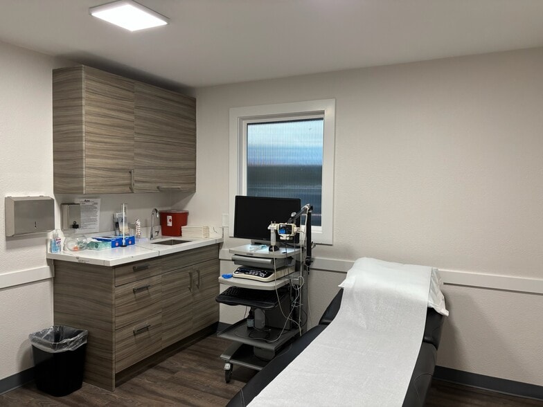 1430 3rd St SE, Puyallup, WA à louer - Photo intérieure – Image 3 sur 6