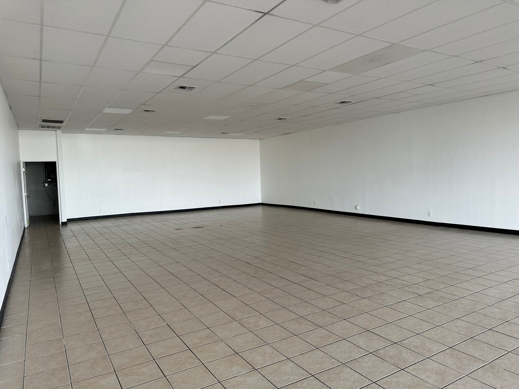 3355 E Tropicana Ave, Las Vegas, NV à louer Photo intérieure– Image 1 sur 4