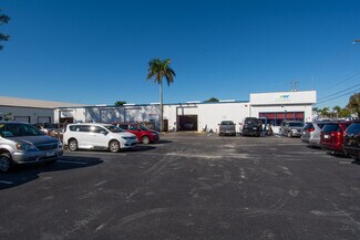 Plus de détails pour 1925 N 10th Ave, Lake Worth, FL - Local d'activités à louer