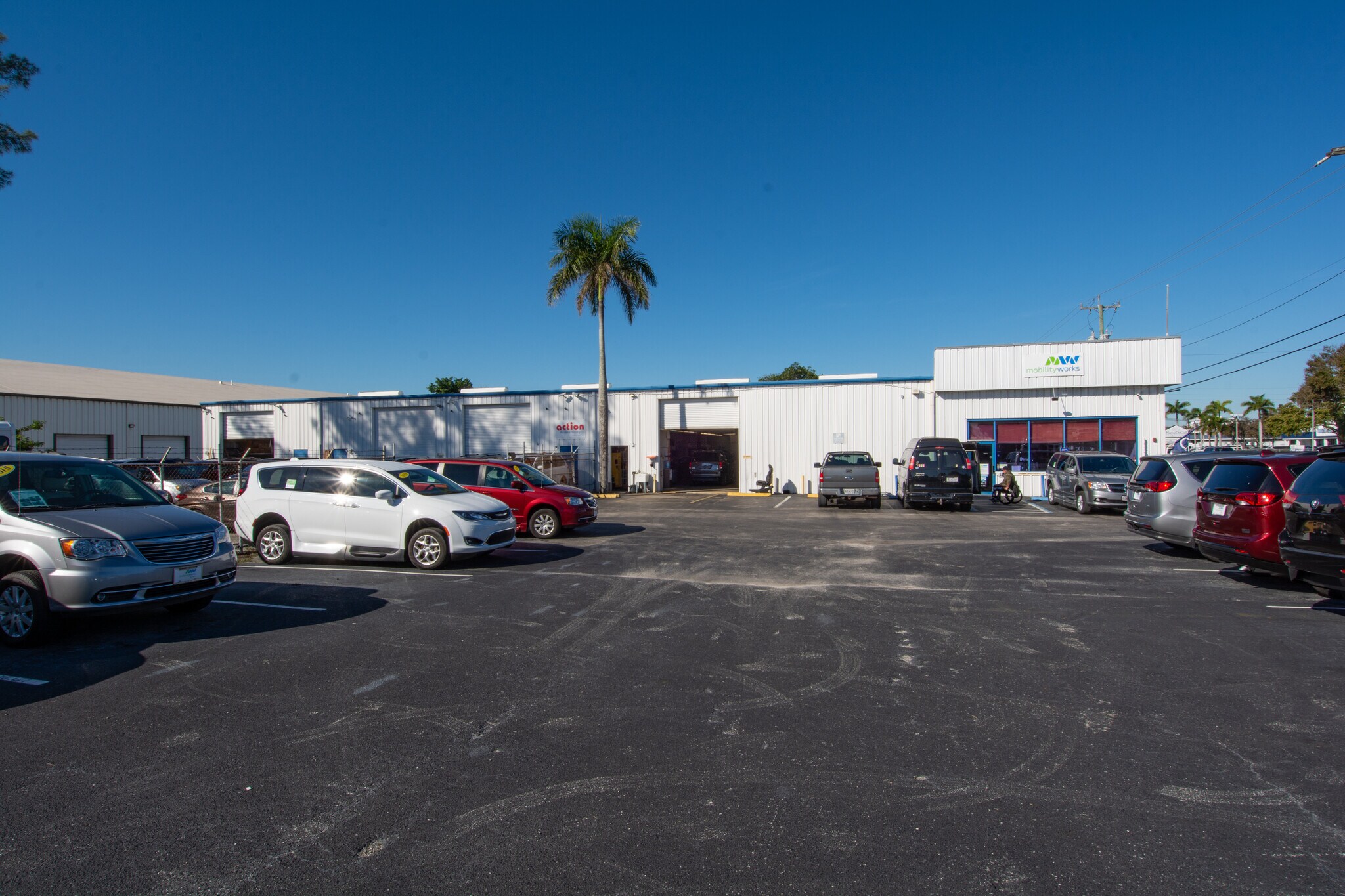 1925 N 10th Ave, Lake Worth, FL à louer Photo de l’immeuble– Image 1 sur 7
