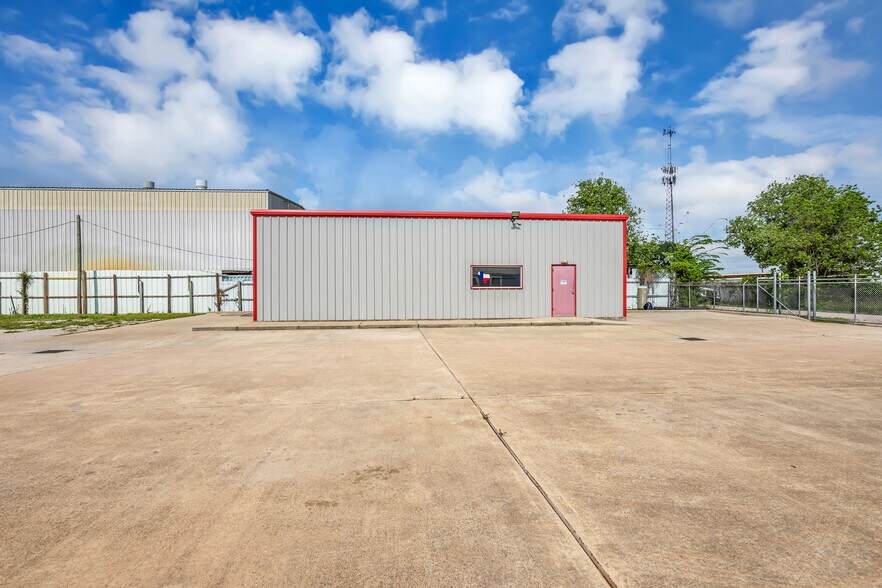 6456 Cunningham Rd, Houston, TX à louer - Photo de l’immeuble – Image 3 sur 14