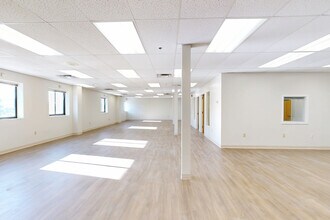 113 Neck Rd, Haverhill, MA à louer Numérisation 3D Matterport– Image 1 sur 18