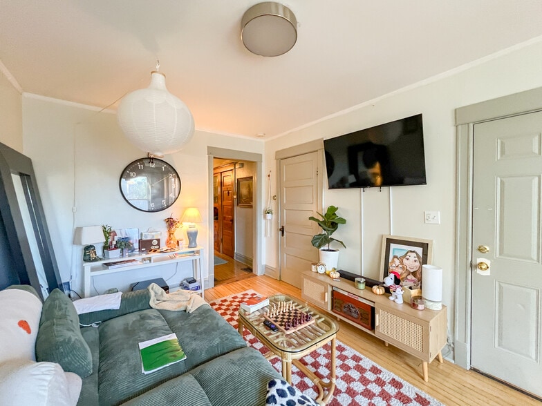 2442 N Ashland Ave, Chicago, IL à vendre - Photo de l’immeuble – Image 2 sur 10