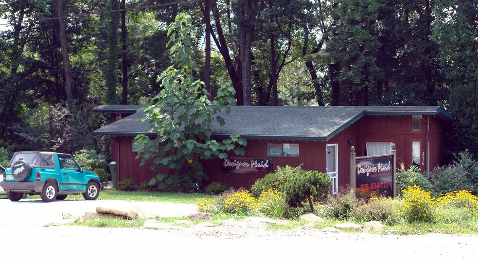 3076 Sweeten Creek Rd, Asheville, NC à vendre - Photo principale – Image 3 sur 7