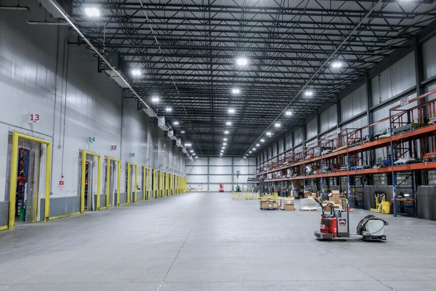 54 Joseph St, Newark, NJ à louer - Photo de l’immeuble – Image 2 sur 9