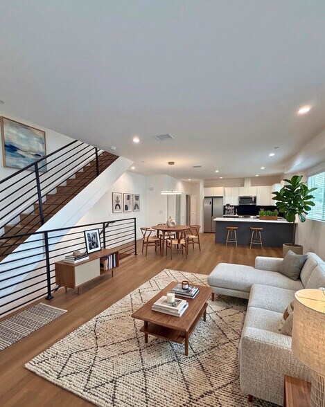 1629 S New Hampshire Ave, Los Angeles, CA à vendre - Photo intérieure – Image 2 sur 29