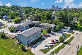 Plus de détails pour 2127 Indianola Ave, Des Moines, IA - Logement à vendre