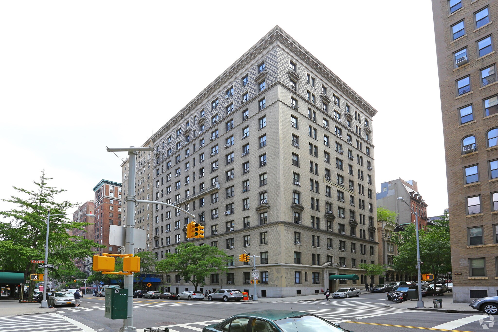 680 West End Ave, New York, NY à louer Photo principale– Image 1 sur 14