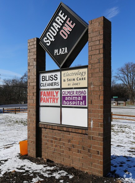 21189-21200 Commercial Dr, Mundelein, IL à louer - Photo de l’immeuble – Image 2 sur 3