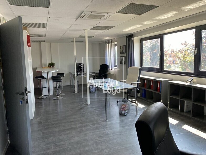 Local d'activités dans Moissy-Cramayel à vendre - Photo intérieure – Image 3 sur 5
