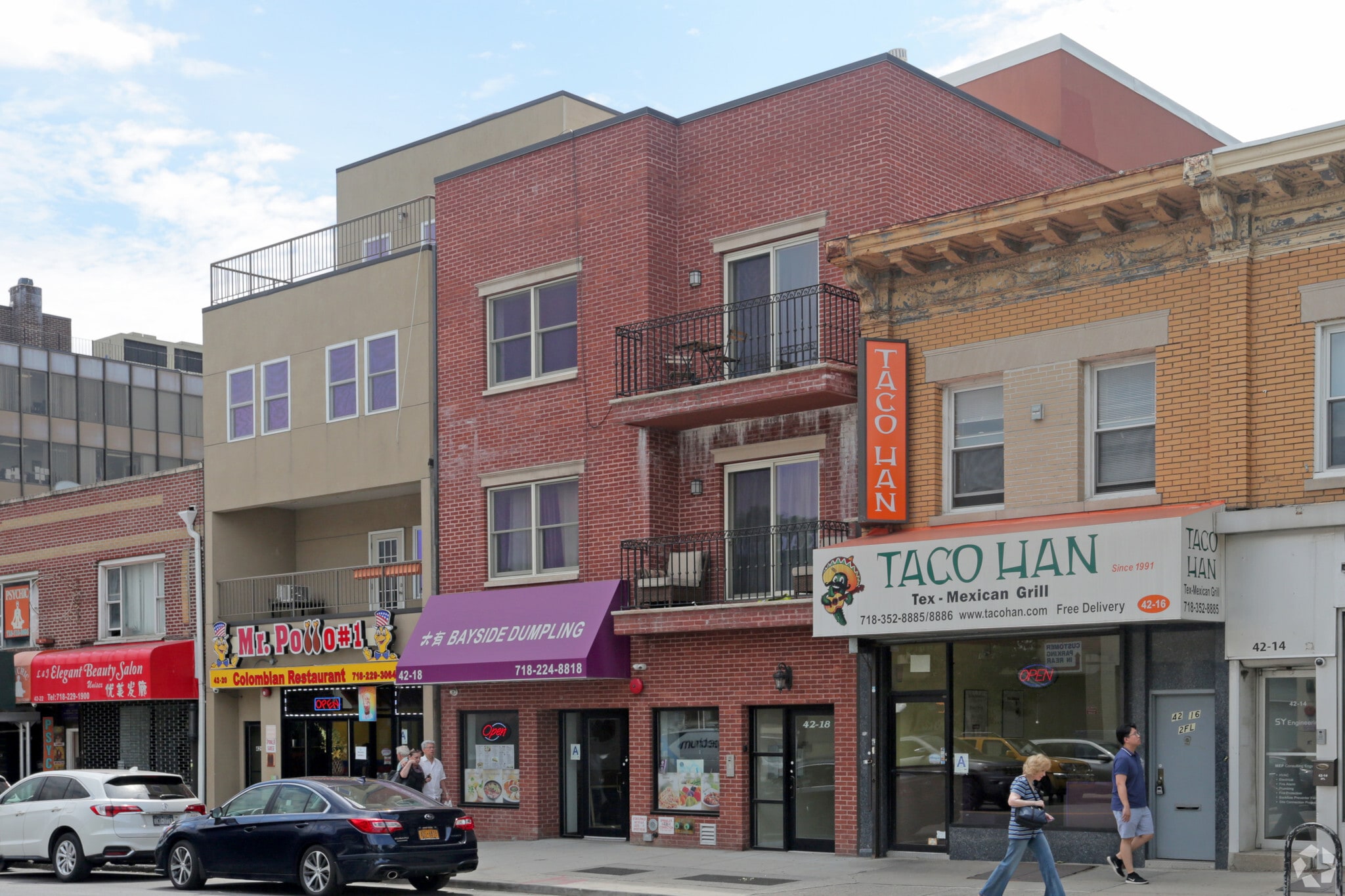 42-18 Bell Blvd, Bayside, NY à louer Photo principale– Image 1 sur 20