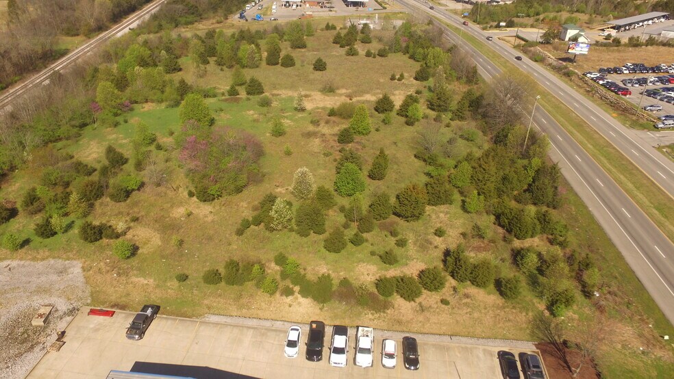 8.1 Acres Commercial Murfreeseboro Rd portefeuille de 2 biens à vendre sur LoopNet.fr - Photo de l’immeuble – Image 2 sur 8