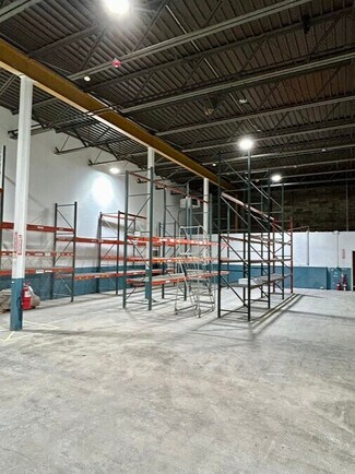 Plus de détails pour 1144 Lexington Ave, Rochester, NY - Industriel/Logistique à louer
