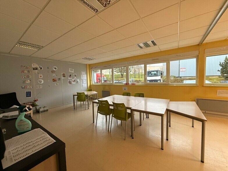 Bureau dans Allonne à louer - Photo intérieure – Image 3 sur 21