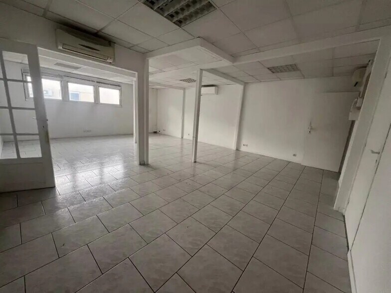Bureau dans Le Cannet à louer - Photo de l’immeuble – Image 1 sur 10