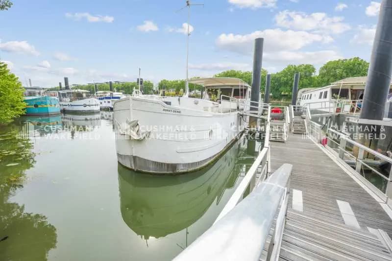 Bureau dans Asnières-sur-Seine à vendre - Photo de l’immeuble – Image 1 sur 14