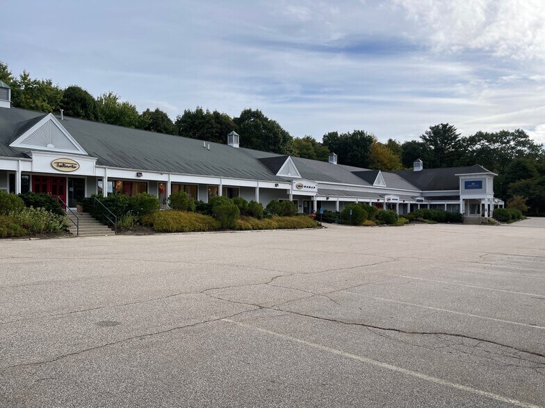 64 Portsmouth Ave, Stratham, NH à vendre - Photo de l’immeuble – Image 2 sur 9