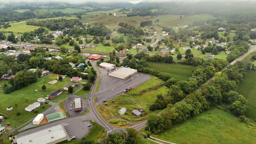 510 Glade st, Glade Spring, VA à vendre - Vidéo sur l’annonce professionnelle – Image 2 sur 31