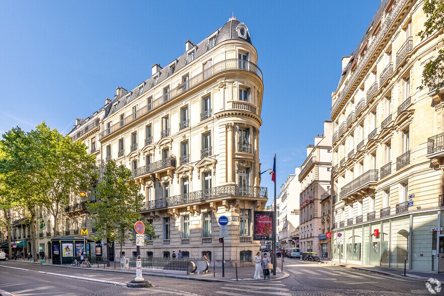 69 Avenue Franklin D. Roosevelt, Paris à louer - Photo de l’immeuble – Image 3 sur 6