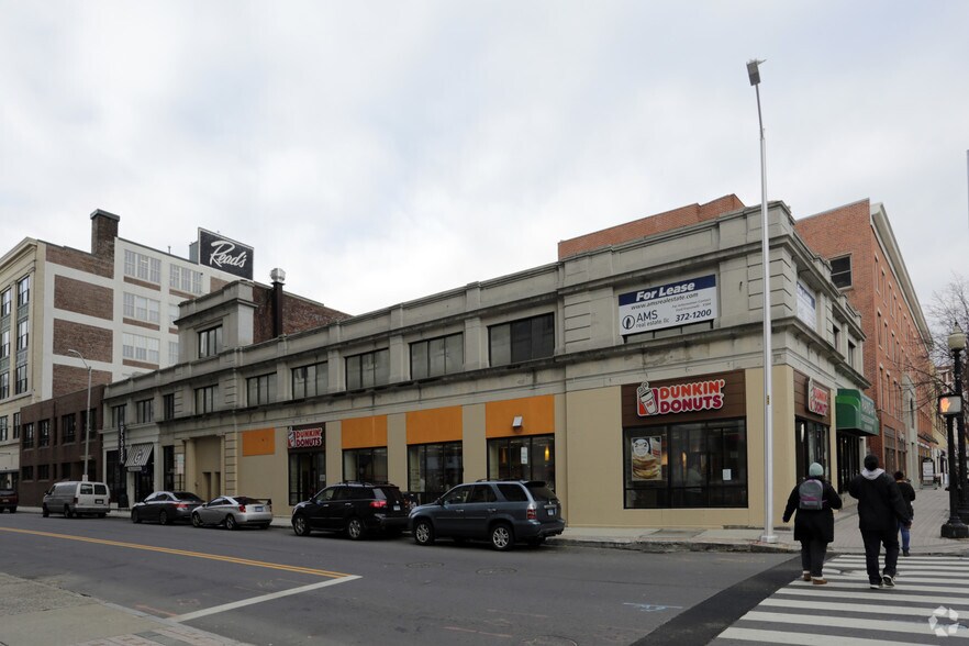 979 Main St, Bridgeport, CT à vendre - Photo de l’immeuble – Image 2 sur 7
