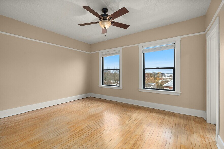 2157 W Burnside St, Portland, OR à vendre - Photo intérieure – Image 3 sur 18