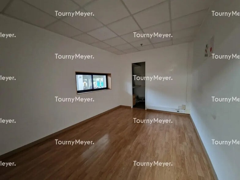 Bureau dans Juvignac à louer - Photo intérieure – Image 2 sur 3