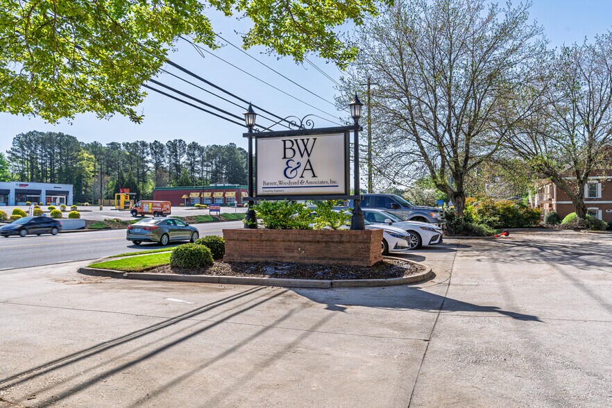 3495 Holcomb Bridge Rd, Peachtree Corners, GA à louer - Photo de l’immeuble – Image 3 sur 13