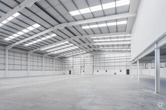 Nissan Way, Bishops Cleeve à vendre Photo intérieure– Image 2 sur 9