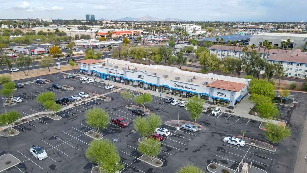 1903 S Country Club Dr, Mesa, AZ à louer - Photo de l’immeuble – Image 1 sur 27
