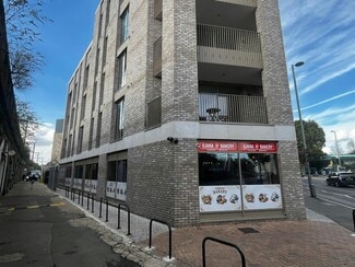 Plus de détails pour 643 High Rd, Londres - Local commercial à louer